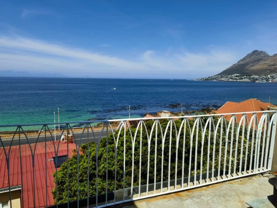 6 Bedroom Property for Sale in Glencairn Western Cape